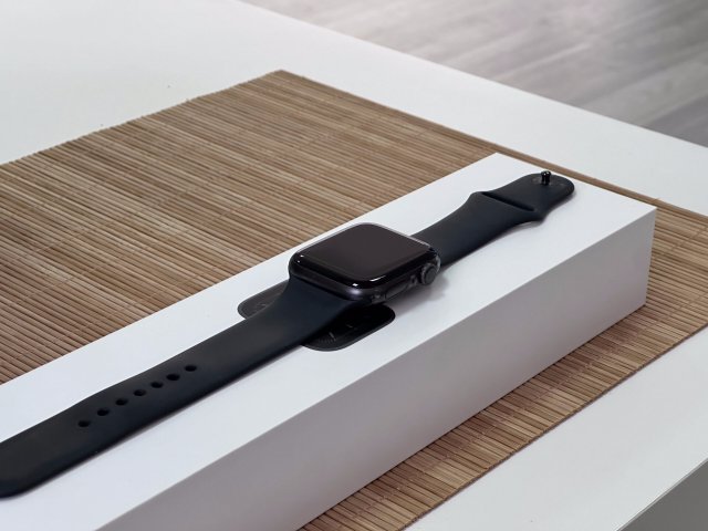 Apple Watch S5 Space Gray 44MM 1 ÉV Garanciával Számlával