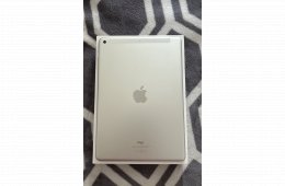 Apple Ipad 9. Generàciós, Wifi 64Gb,Silver +Logitech billentyűzet 