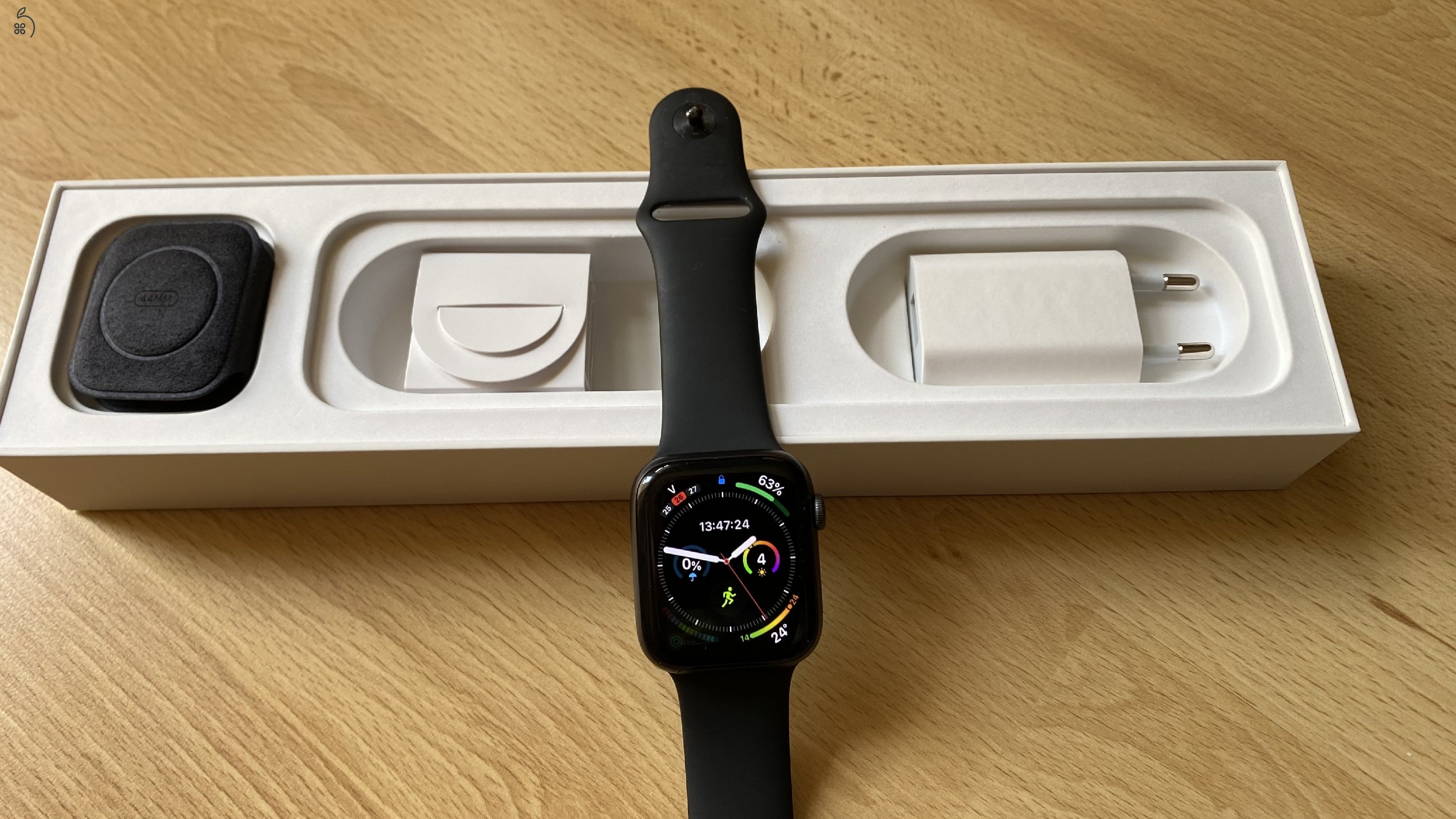 Apple Watch S5 Cellular aluminium szép állapot