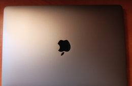 Alig használt MacBook Air M1 2020 CSAK TÖLTŐVEL MŰKÖDIK, AKSISZERVÍZ SZÜKSÉGES!