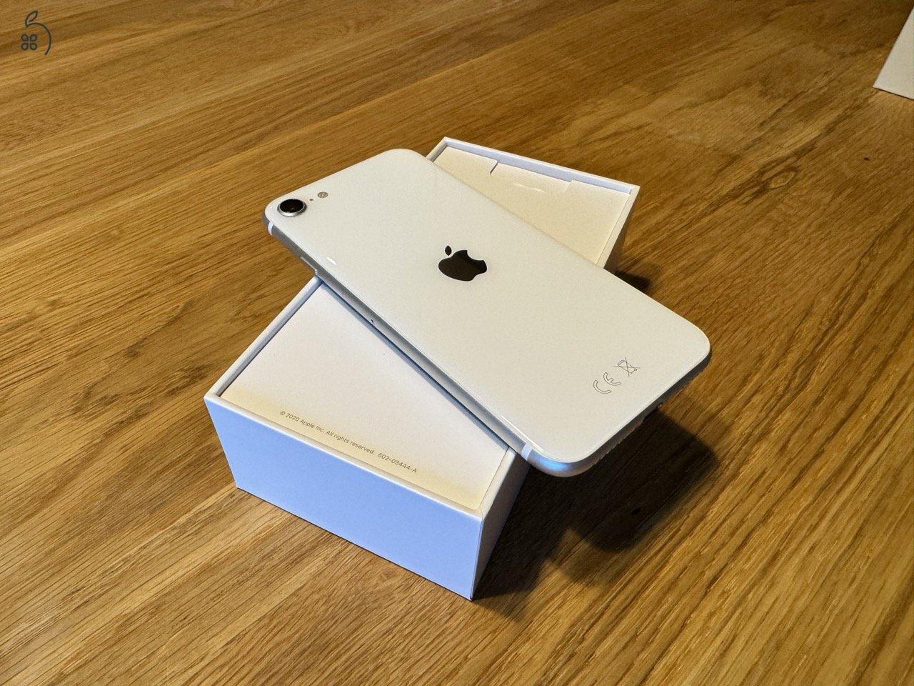 iPhone SE II (2020) eladó - fehér