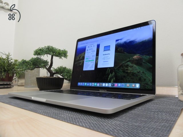 Apple Macbook Pro 13 M1 - 2020 - Használt, karcmentes