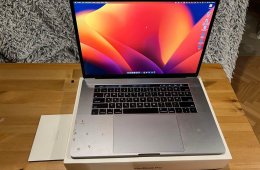 ????Macbook Pro 15 inch, i7, 16 gb ram (2017 vége) akku: 88,8 % ????