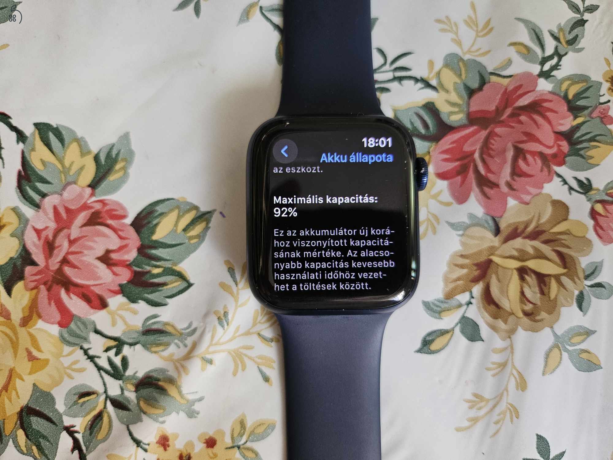 Eladó egy szép állapotú Apple Watch Series 6 44mm GPS+Cellular!