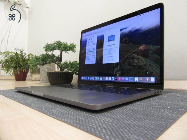 Apple Retina Macbook Pro 13 - 2018 - Használt