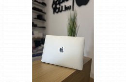 Apple Macbook Air 2019 Silver Használt