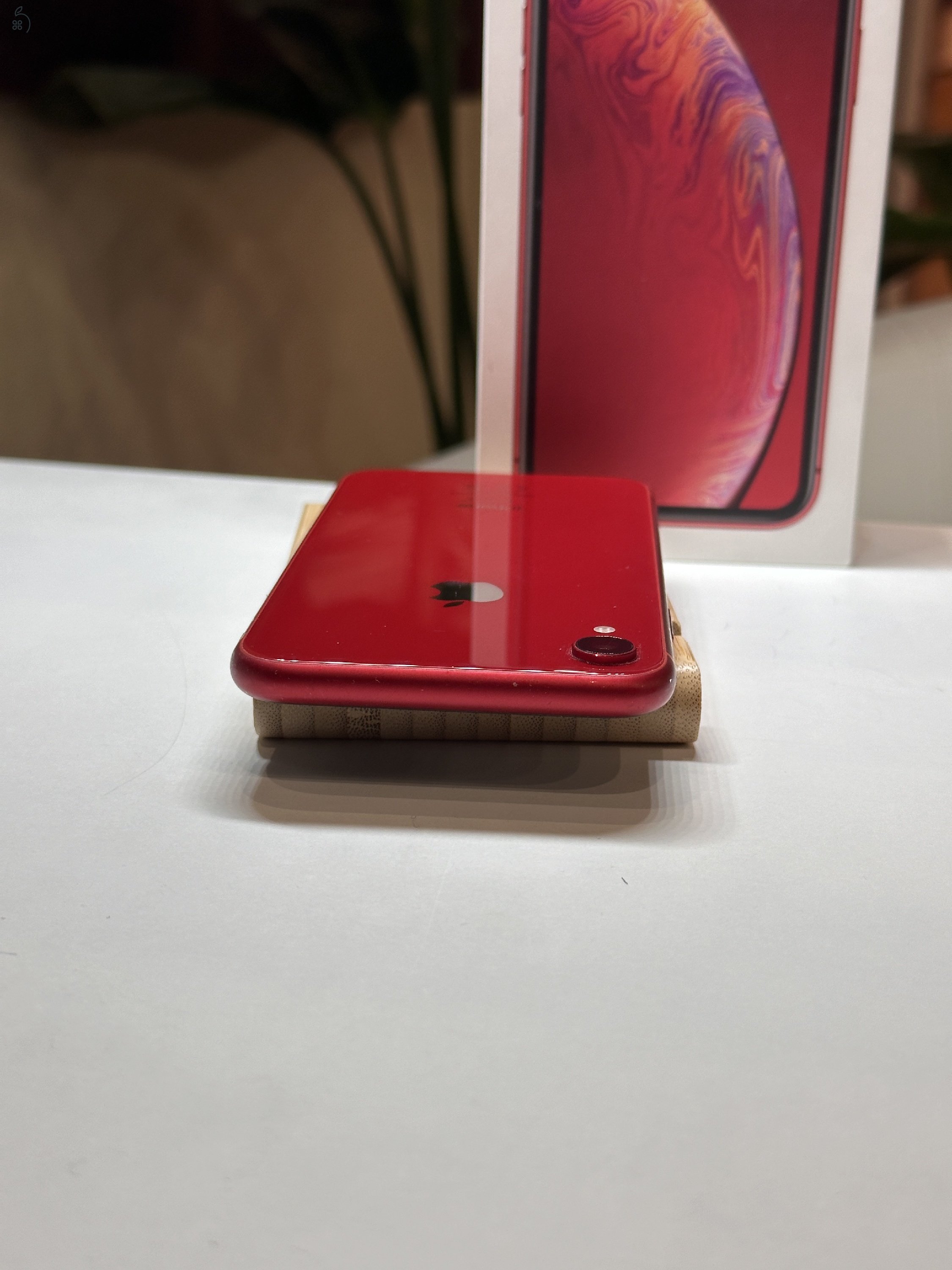  iPhone XR 64GB, Piros, Szép állapotú, Független 