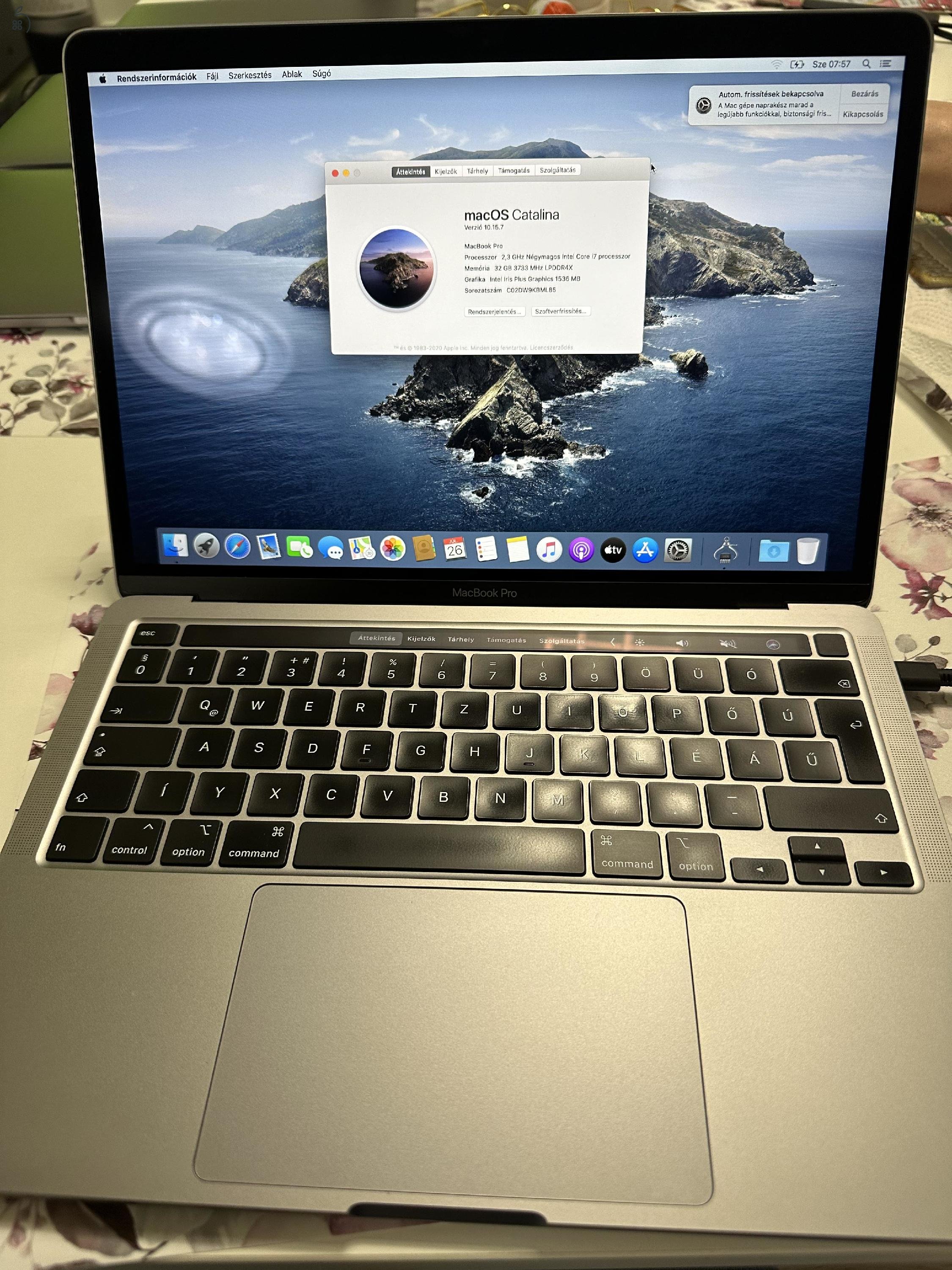 MacBook Pro 2020-as magyar billentyűzetes, Touch Bar 