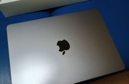 Eladó Apple MacBook Air M2 13.6. 8GB, 256 GB SSD