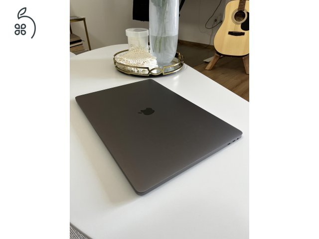 MacBook Pro 16