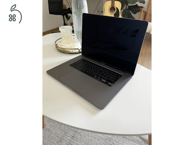 MacBook Pro 16