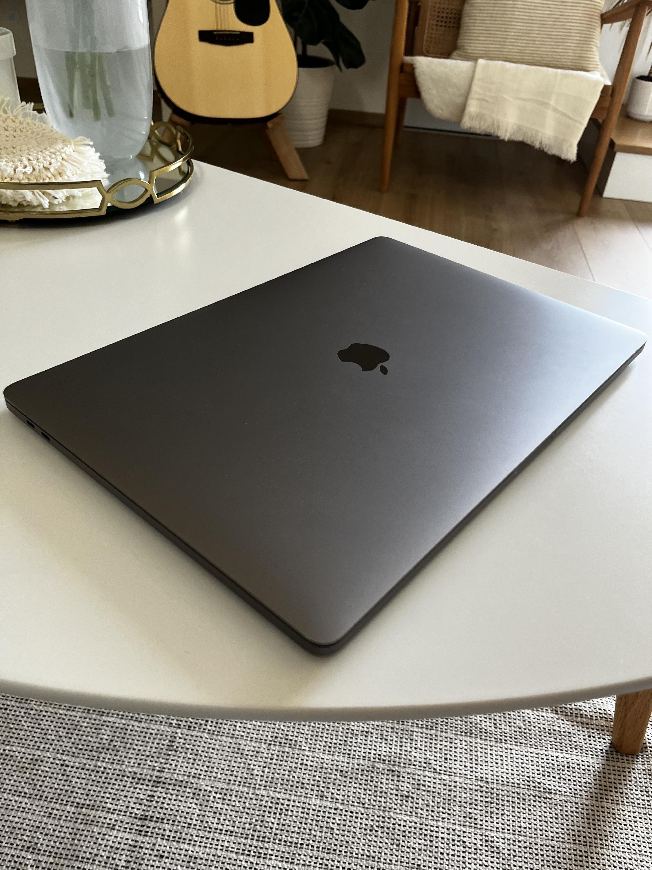 MacBook Pro 16