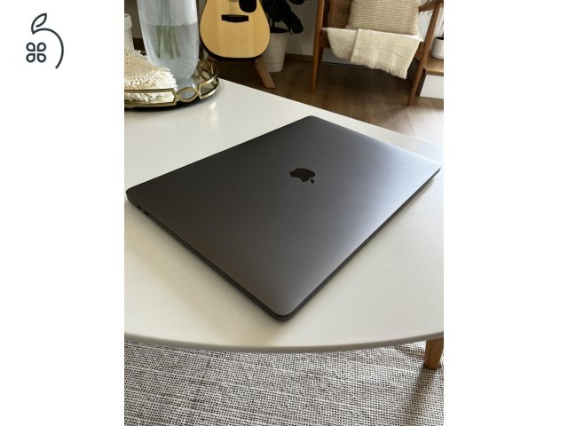 MacBook Pro 16