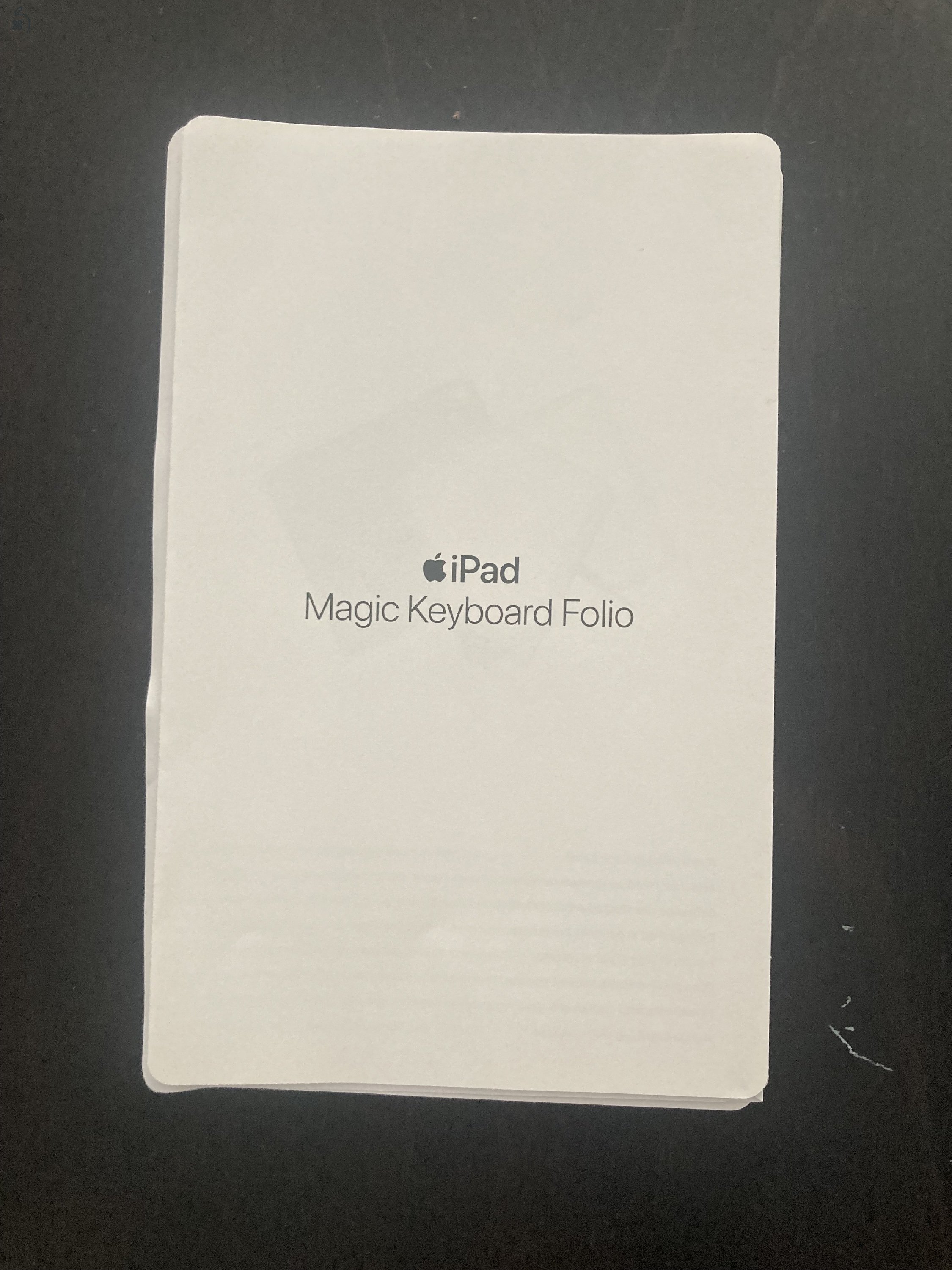 Magic Keyboard Folio tizedik generációs iPadhez – magyar