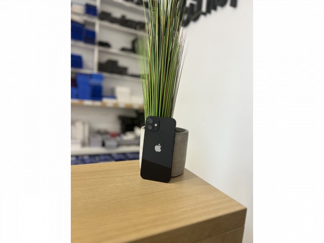 Apple iPhone 12 64GB Black Használt Kártyafüggetlen