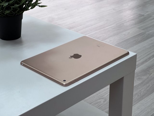 Hibátlan iPad 8th Generáció Gold 32GB 1 Év Garanciával Számlával