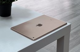 Hibátlan iPad 8th Generáció Gold 32GB 1 Év Garanciával Számlával