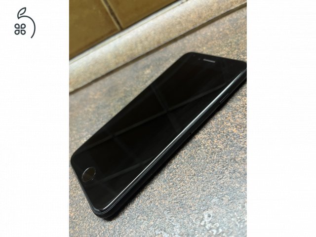 Iphone SE 2020 - 128GB Fekete, Kártyafüggetlen