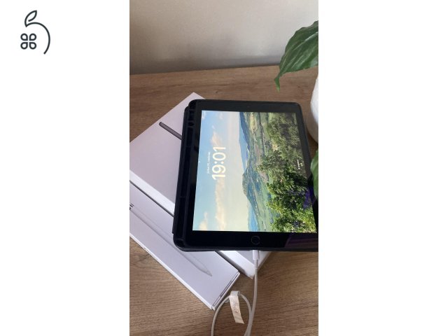 iPad 2020 (7. gen) 10,2” asztroszürke Wi-Fi 32 GB + Pencil (1. gen) + tok
