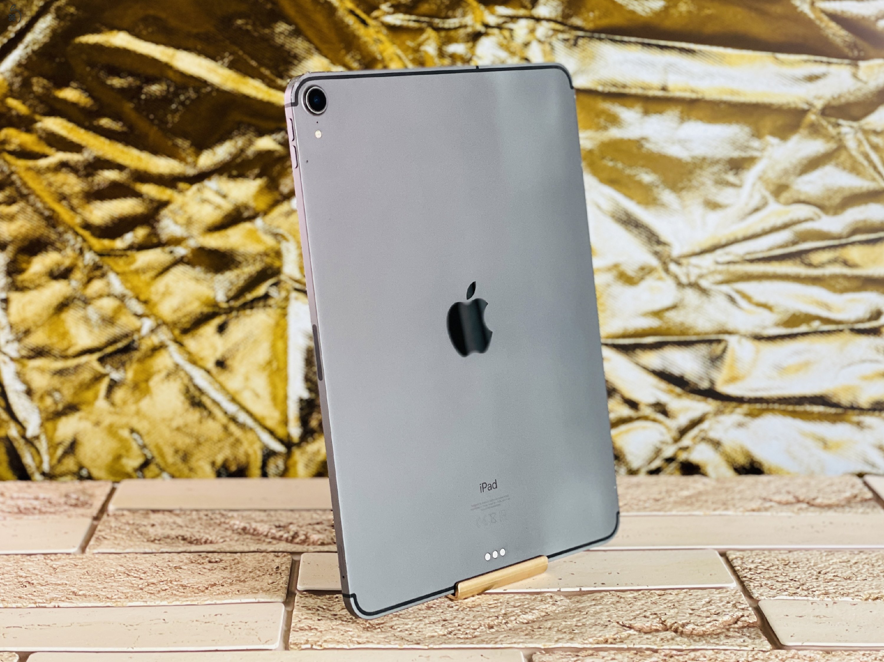 Eladó iPad Pro 1th gen 11 Wifi +Cellular A1934 64 GB Space Gray szép állapotú - 12 HÓ GARANCIA - L5299