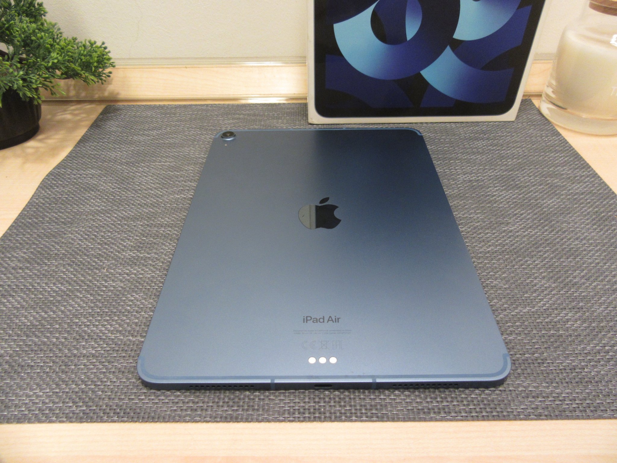 Apple iPad Air 5. Gen M1 - Használt, karcmentes