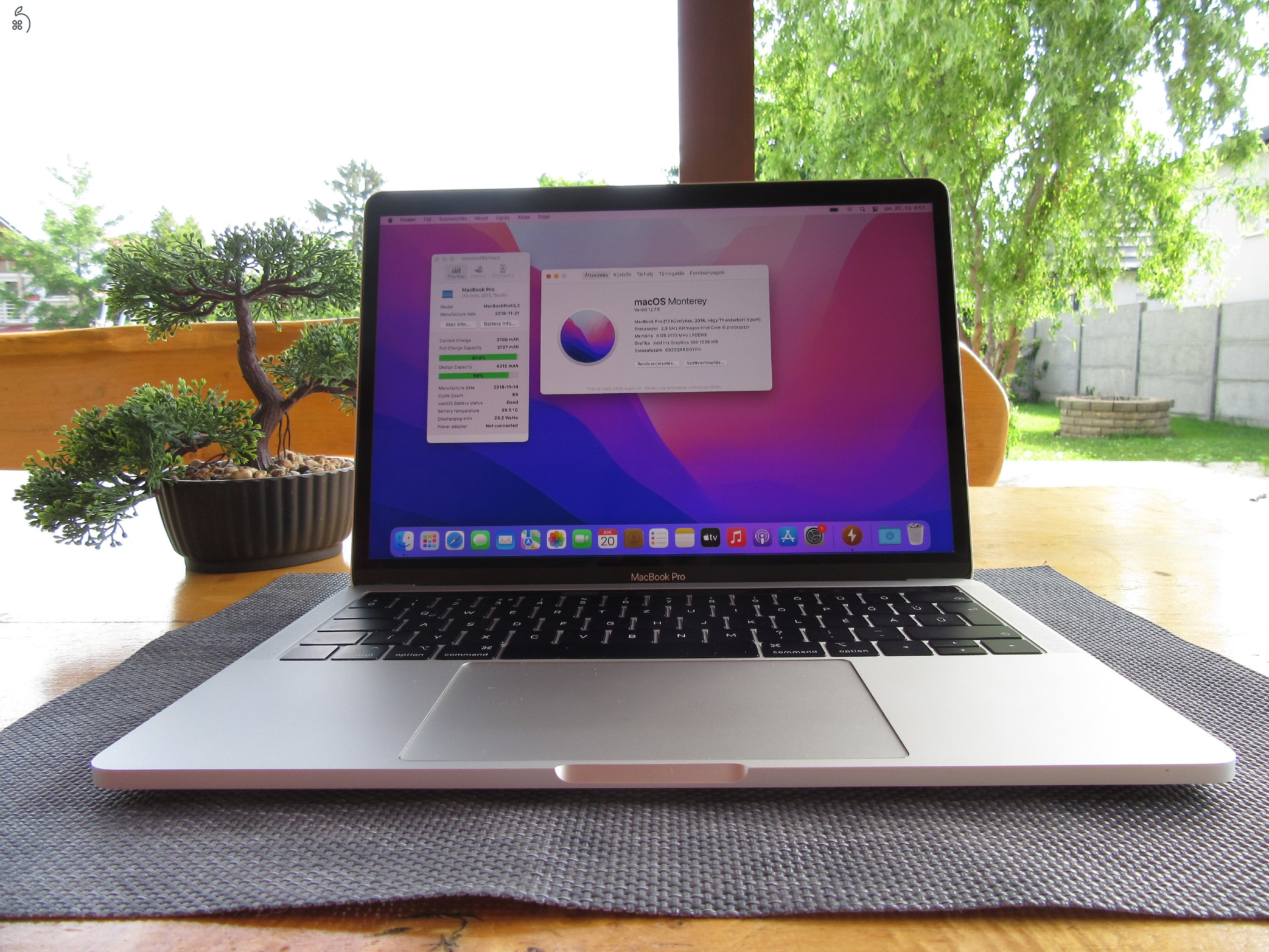 Apple Retina Macbook Pro 13 Touchbar - 2016 - Használt,  megkímélt, szép állapot