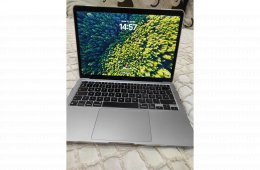 Eladó 2020-as MacBook Air M1 - 8GB RAM, 256GB SSD - Kiegészítőkkel!