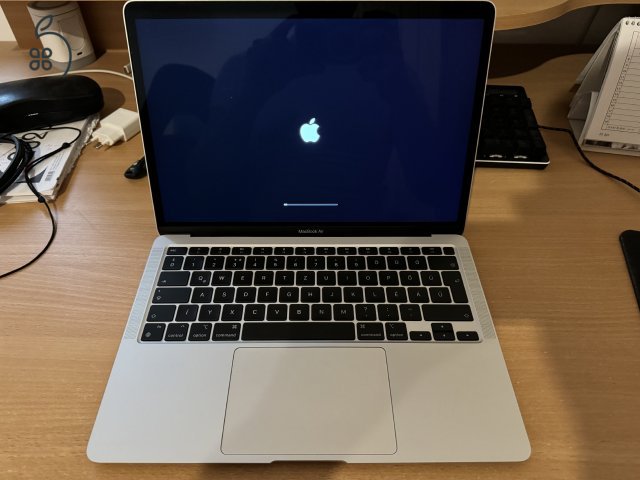 Macbook Air 2020 M1 + táska