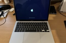 Macbook Air 2020 M1 + táska