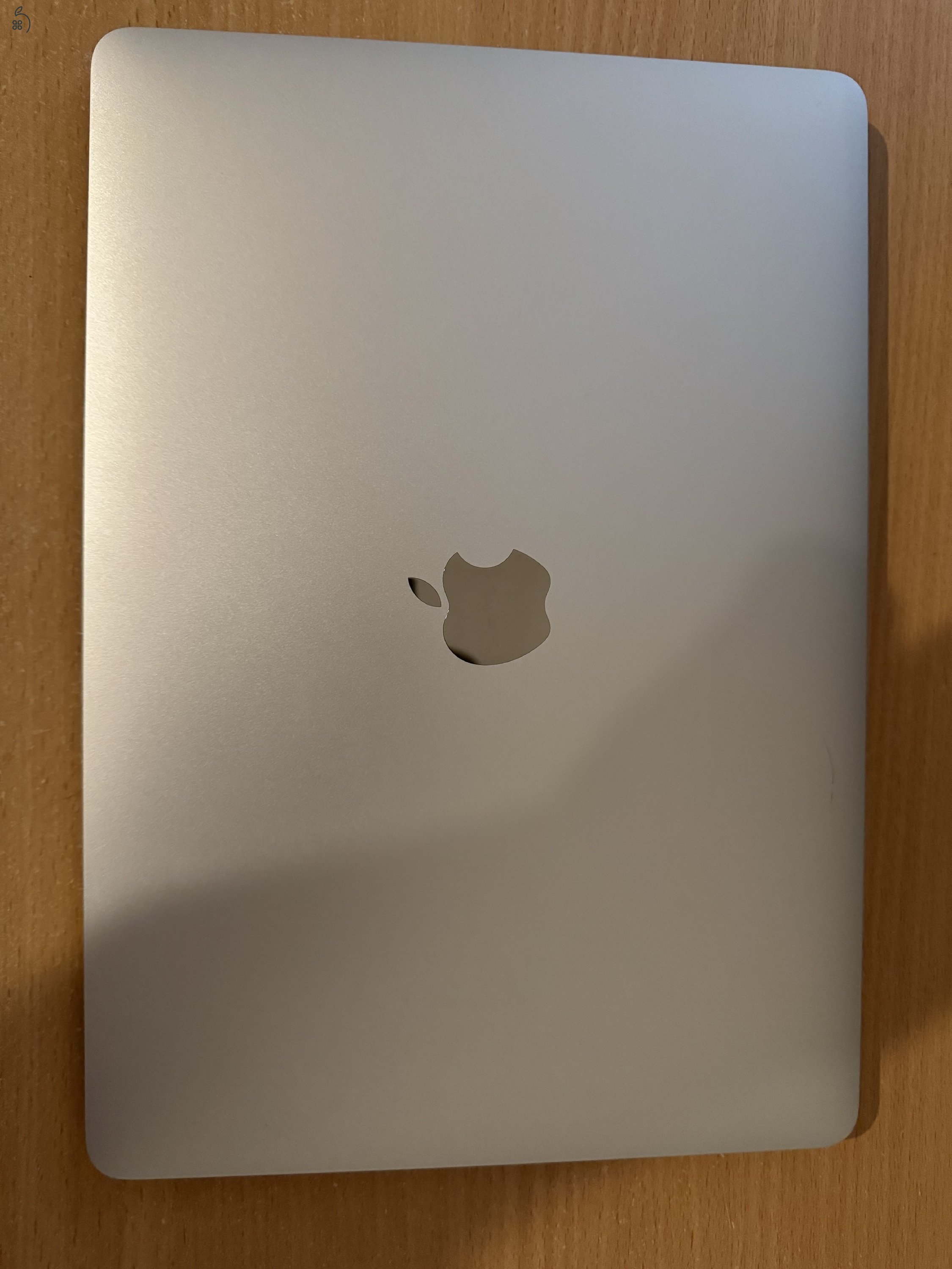 Macbook Air 2020 M1 + táska