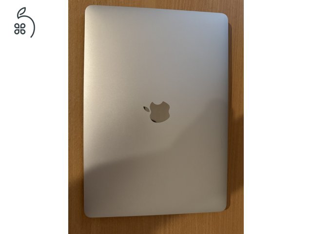 Macbook Air 2020 M1 + táska