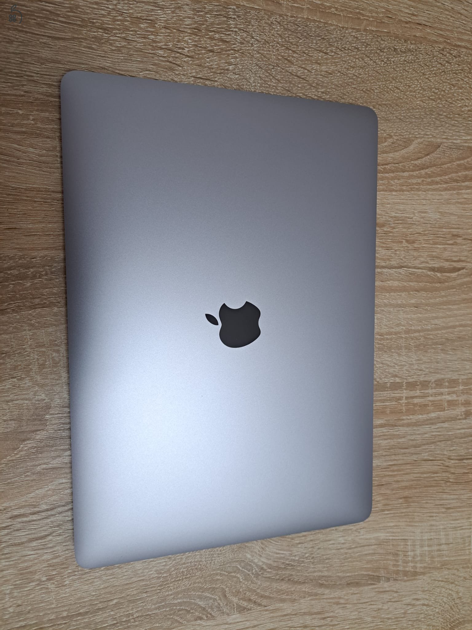 MacBook Pro 13-inch, 2019, Two Thunderbolt 3 ports