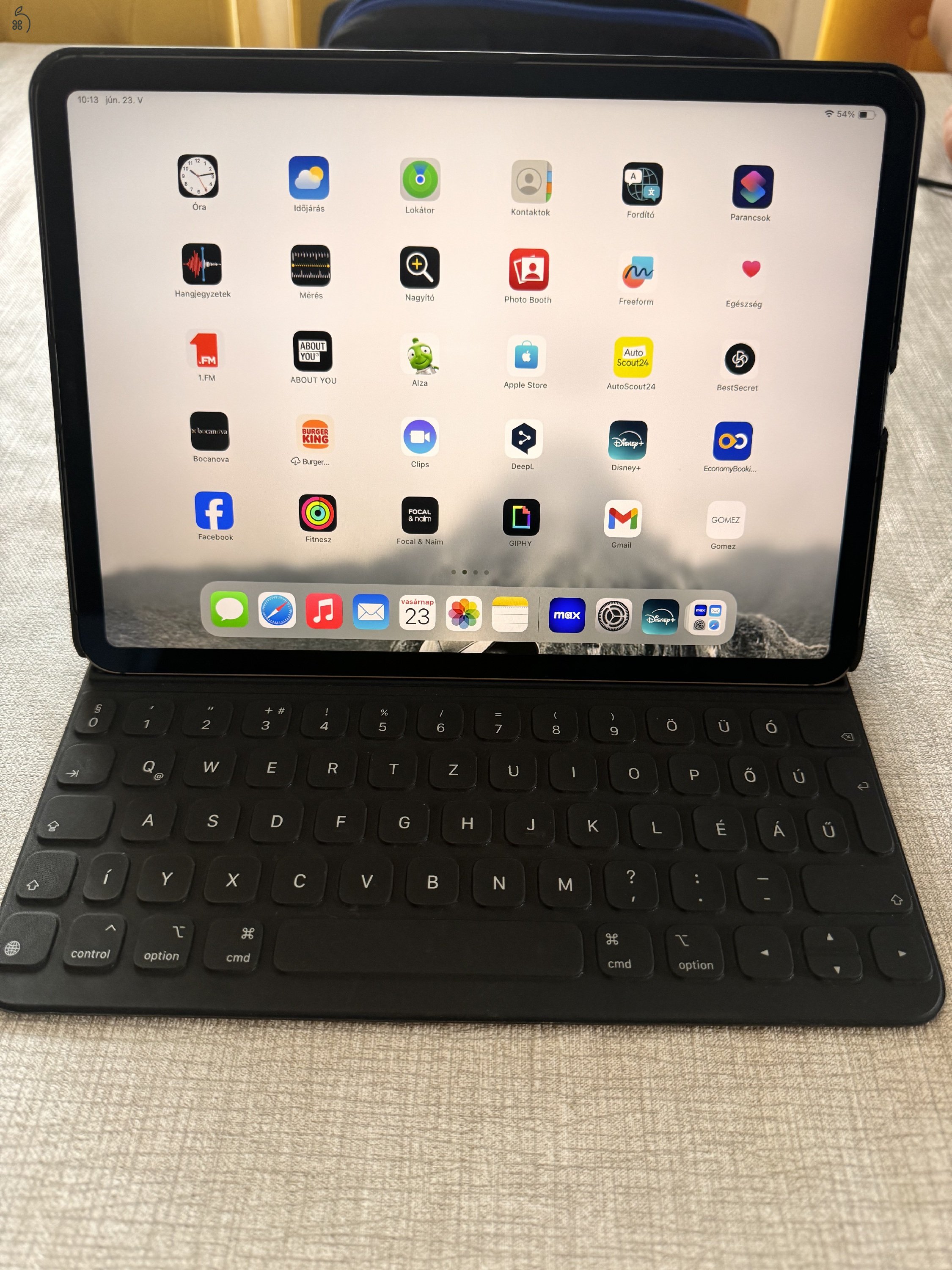 Ipad 11 pro, 3rd gen, 128gb cellular + kiegészítők