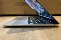 Hibátlan MacBook Pro 2020 „13 M1 256GB  Garanciával Számlával/  Ajándék Magic Mouse 3