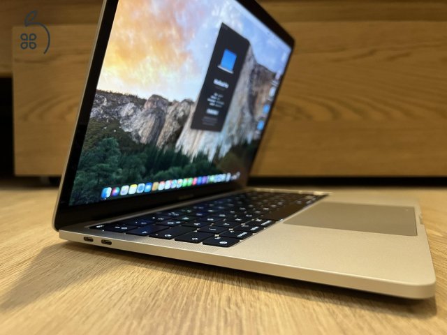 Hibátlan MacBook Pro 2020 „13 M1 256GB  Garanciával Számlával/  Ajándék Magic Mouse 3