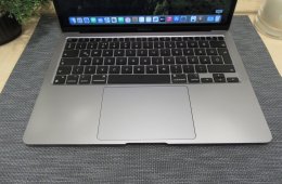 Apple Retina Macbook Air 13 - 2020 - Használt, megkímélt