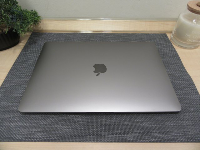 Apple Retina Macbook Air 13 - 2020 - Használt, megkímélt