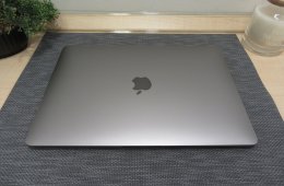 Apple Retina Macbook Air 13 - 2020 - Használt, megkímélt