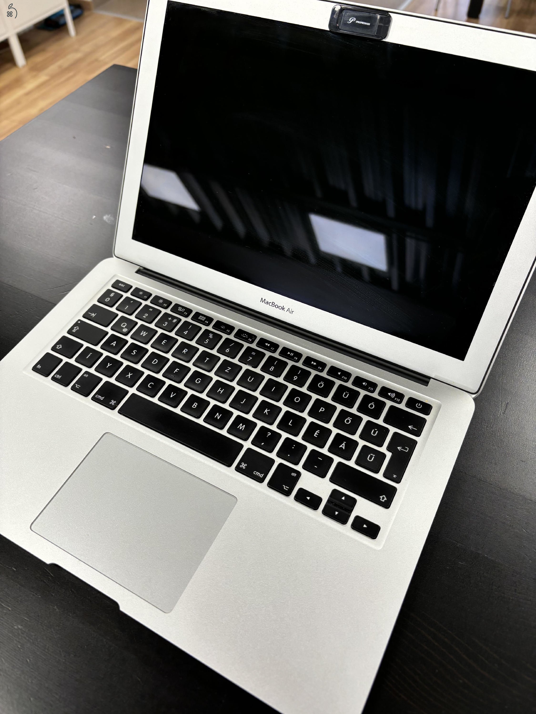 MacBook Air 7,2 A1466 (2017)