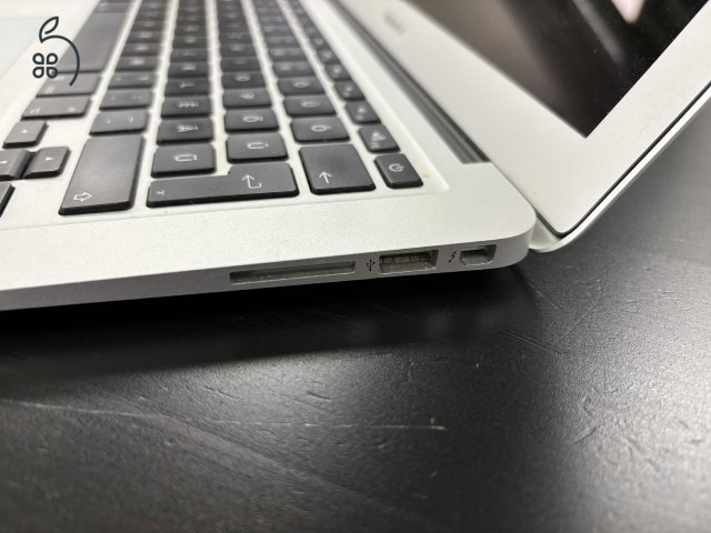 MacBook Air 7,2 A1466 (2017)