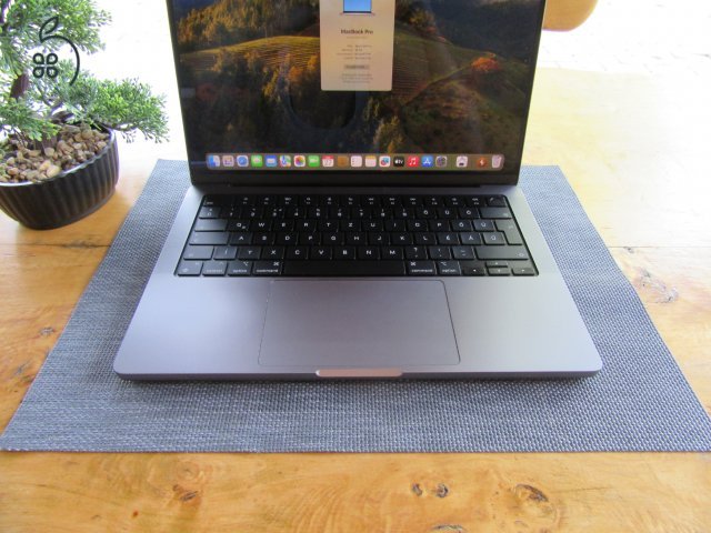 Apple Macbook M1 Pro 14 - 2021 - Használt, karcmentes - 27% Áfát tartalmaz