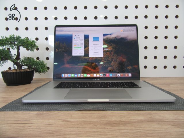  Apple Retina Macbook Pro 16 - 2019 - Használt, megkímélt 