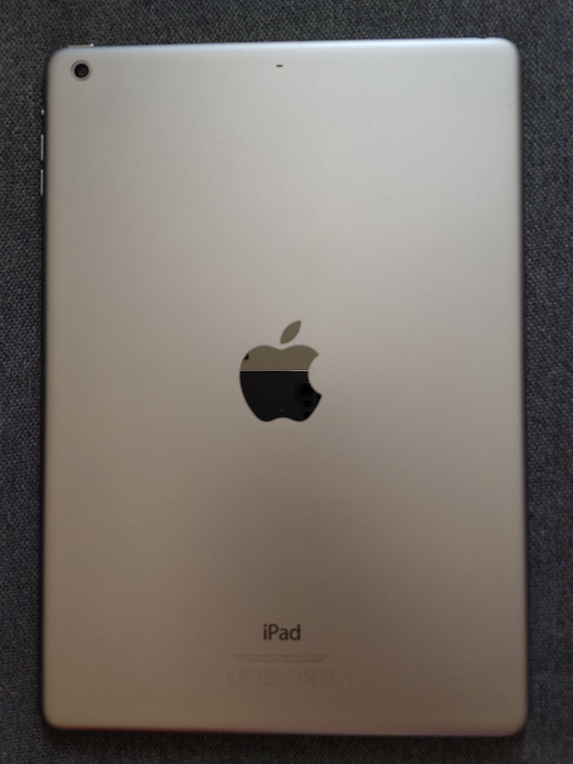 iPad Air 16 GB (MD785FD/B) ezüst szürke