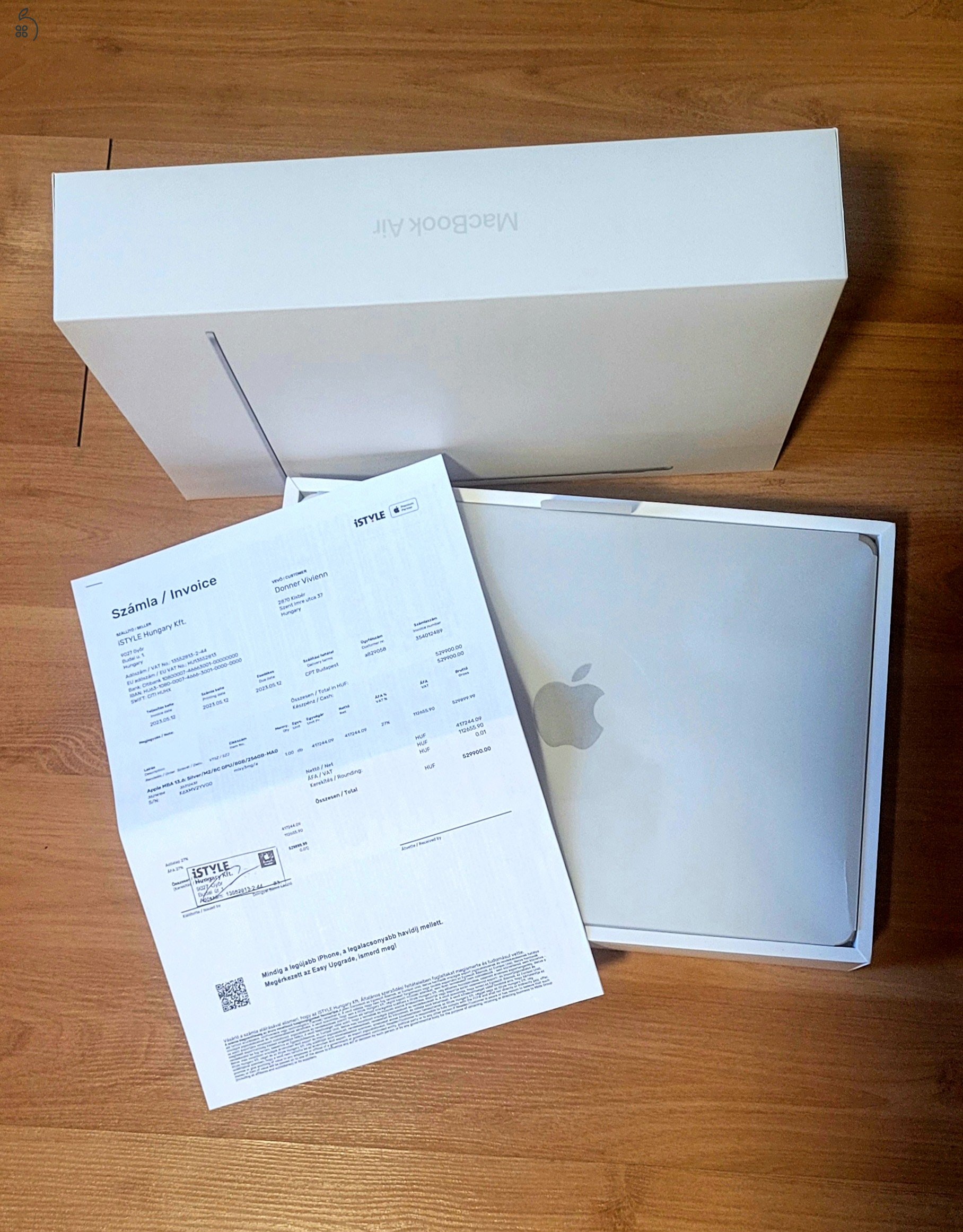 MacBook Air 13,6