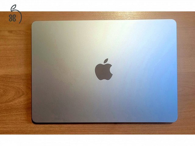 MacBook Air 13,6