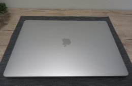  Apple Retina Macbook Pro 16 - 2019 - Használt, újszerű - 102 ciklus az akkuban!!