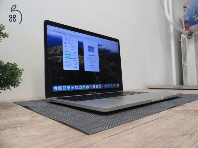 Apple Retina Macbook Pro 13 - 2020 - Használt, megkímélt