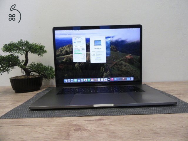 Apple Retina Macbook Pro 15 - 2018 - Használt, megkímélt állapot