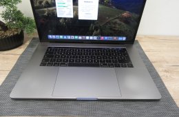 Apple Retina Macbook Pro 15 - 2018 - Használt, megkímélt állapot