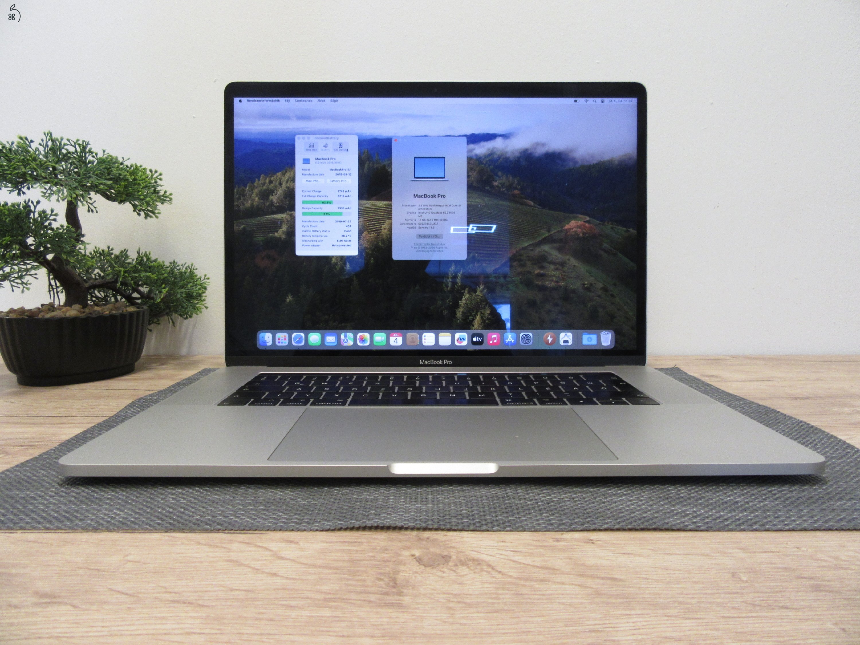 Apple Retina Macbook Pro 15 - 2019 - Használt, karcmentes